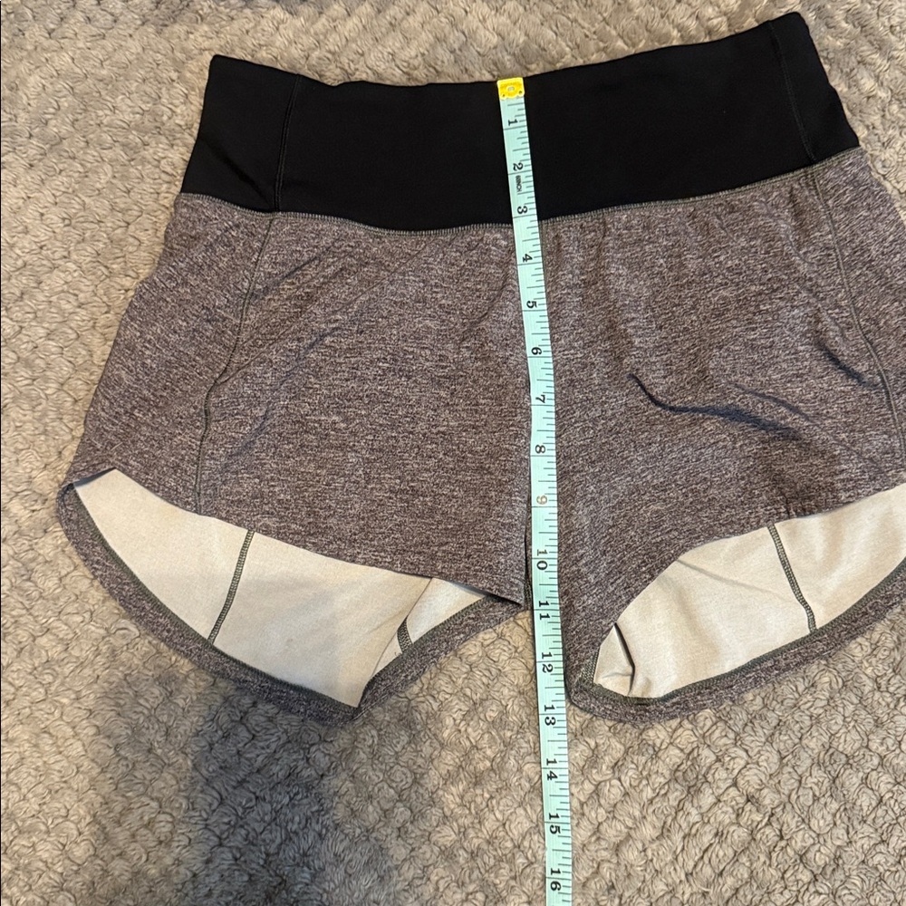 Lululemon Speed Up Low-Rise Lined Shorts 2.5". Heather Gray & Black Size 2 - Picture 7 of 10